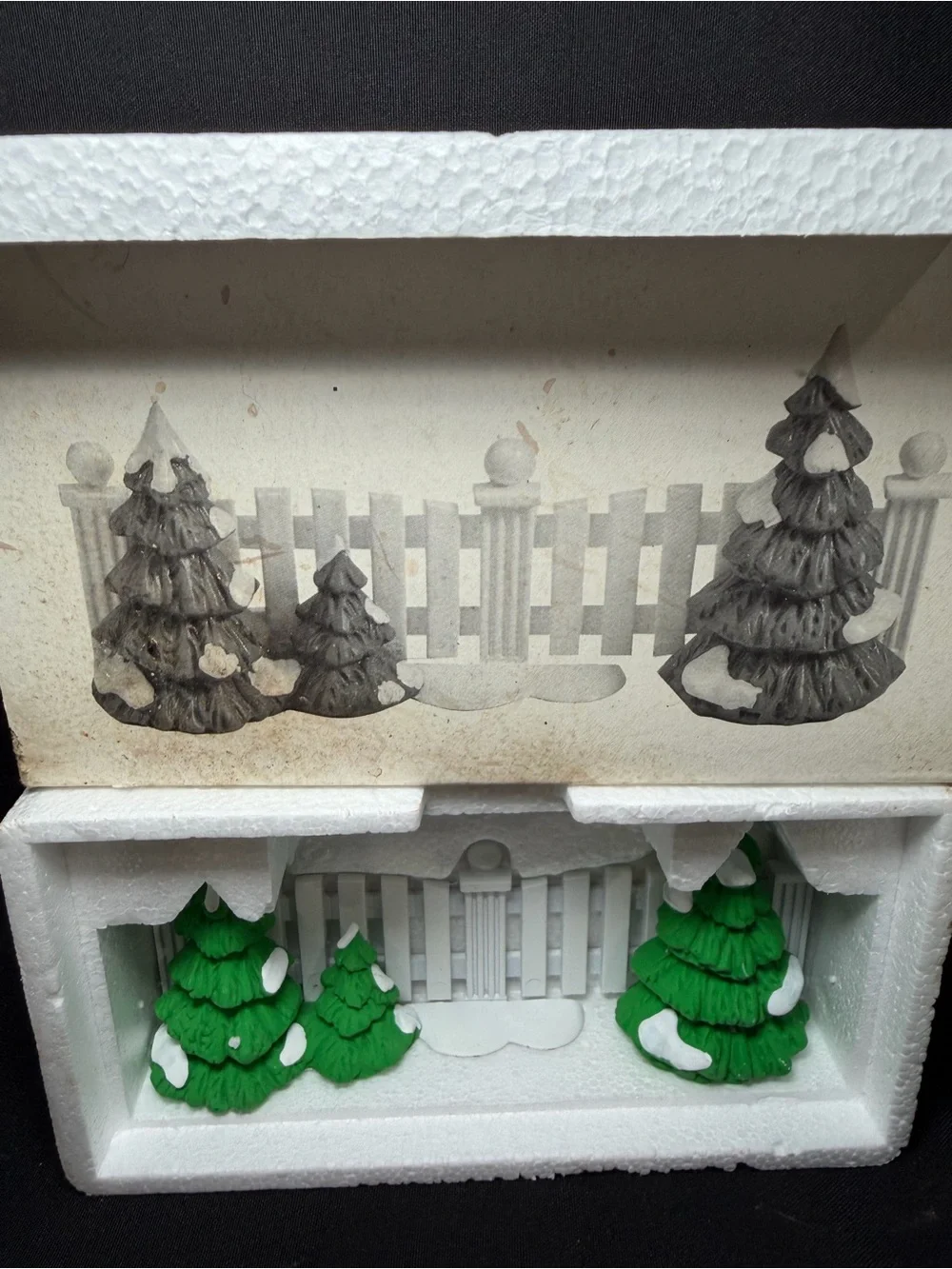Dept 56 Original Snow Village “Frosty Tree-Lined Picket Fence” Accessory #5207-8